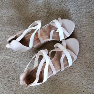 Nude wedge
